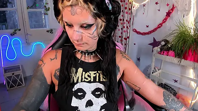 lady sontse  online show from 13, 5, 2026