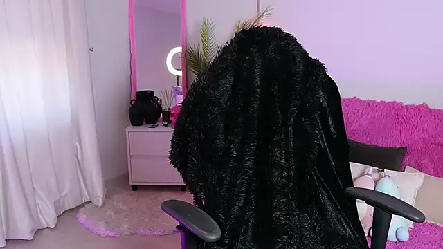 Eva Rosec online show from 14, 11, 2025