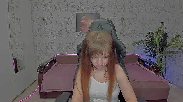 Eva Rosec online show from 12, 12, 2024