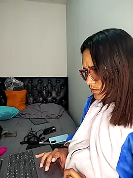 Yaumiko online show from 4, 3, 2026