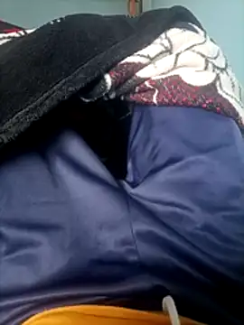 Snapshot of princeblore chatting on 18, 12, 2025 princeblore online show from 18, 12, 2025