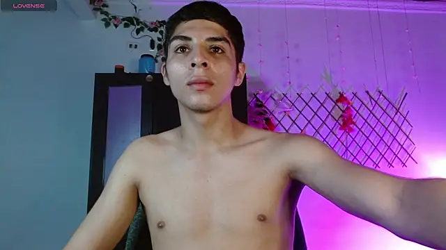 Snapshot of justin_alexxx chatting on 4, 12, 2024 justin alexxx online show from 4, 12, 2024