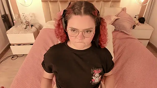 Twwiiggy online show from 17, 3, 2025