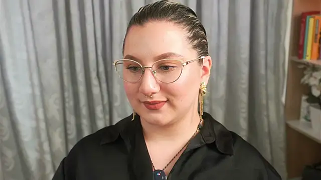 Ximenna Cruz online show from 26, 3, 2026