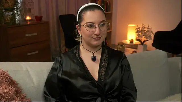 Ximenna Cruz online show from 21, 4, 2026