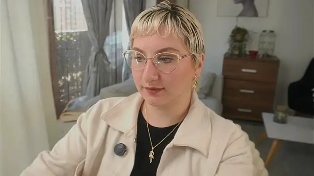 Ximenna Cruz online show from 11, 1, 2026