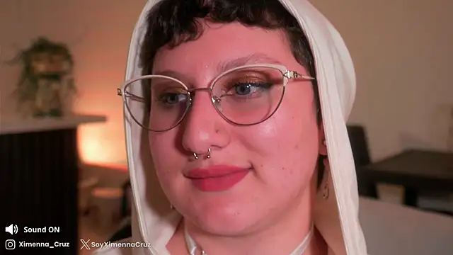 Ximenna Cruz online show from 16, 9, 2025