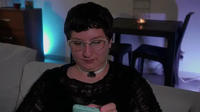 Ximenna Cruz online show from 24, 9, 2025