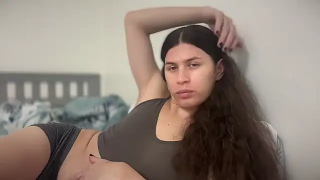 JaxcyVelez online show from 10, 9, 2025