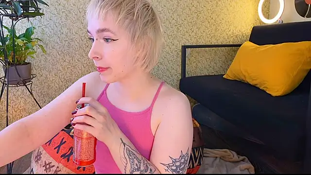 EmmyAmbros online show from 8, 3, 2025