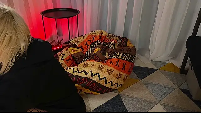 EmmyAmbros online show from 8, 5, 2026