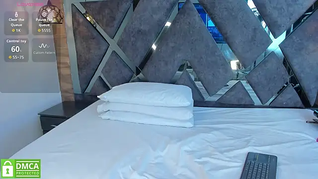 Venus velez  online show from 11, 2, 2026