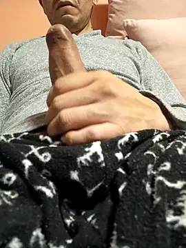 Snapshot of GuapoCoqueto chatting on 14, 11, 2025 GuapoCoqueto online show from 14, 11, 2025