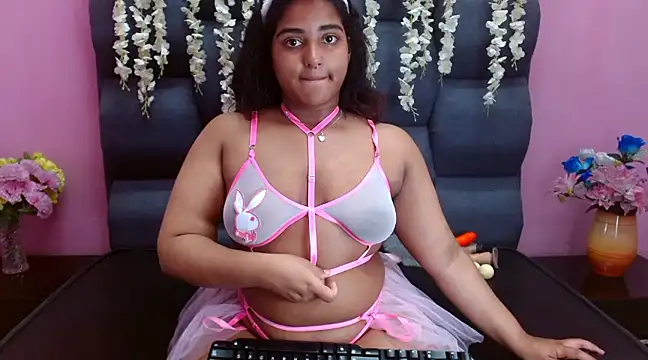 Sofia Hernandez  online show from 2, 3, 2025