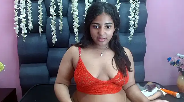 Sofia Hernandez  online show from 22, 2, 2025