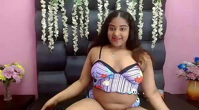 Sofia Hernandez  online show from 4, 3, 2025