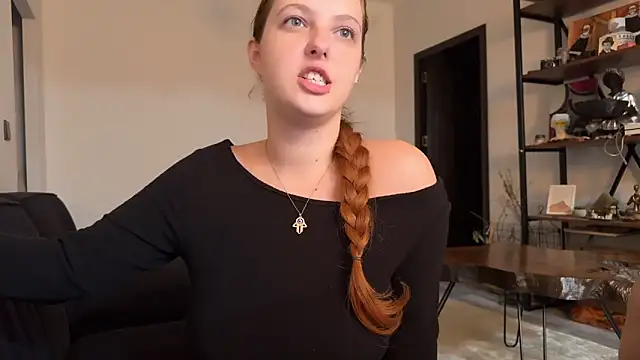 Chaptertoo online show from 6, 10, 2025