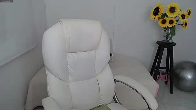 ana milf online show from 12, 9, 2025