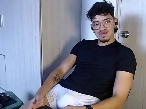 Snapshot of BigDragonBoy chatting on 1, 2, 2026 BigDragonBoy online show from 1, 2, 2026