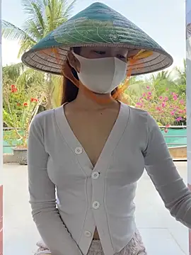 BabyThree  online show from 18, 3, 2026