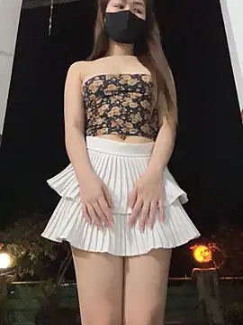 BabyThree  online show from 5, 4, 2026