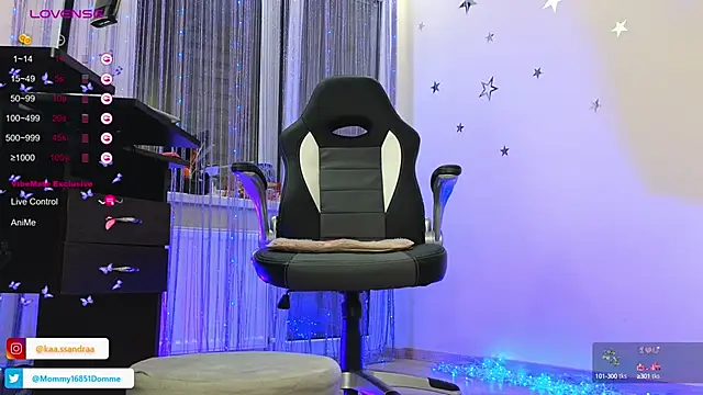 misskaassandraa online show from 6, 3, 2025