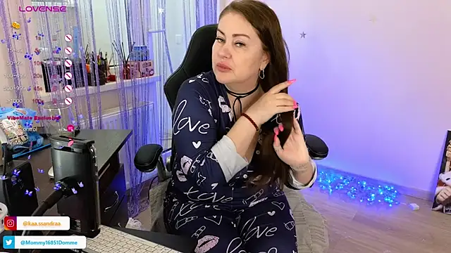 misskaassandraa online show from 22, 3, 2025