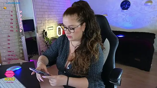 misskaassandraa online show from 28, 9, 2025