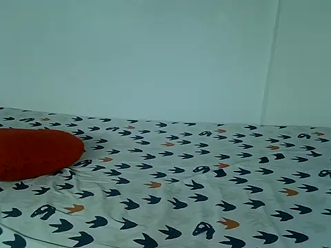 laetitia  online show from 8, 11, 2025