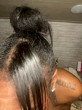 CUMQUEEN-XXX69 online show from 19, 9, 2025