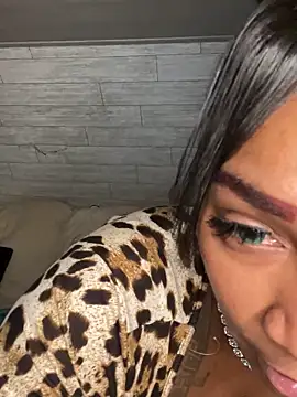 CUMQUEEN-XXX69 online show from 23, 9, 2025