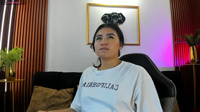 Zayda 1 online show from 6, 10, 2025