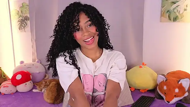 Snapshot of Heily_Fox chatting on 18, 5, 2026 Heily Fox online show from 18, 5, 2026