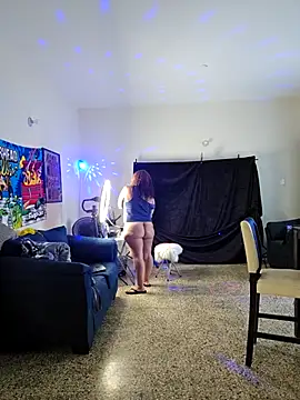 ladycreamypr2 online show from 23, 4, 2026
