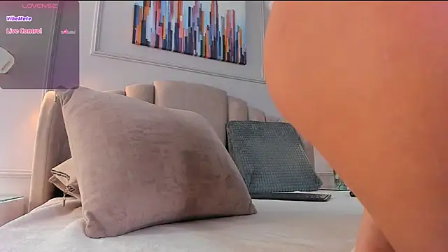 Snapshot of aria_greco chatting on 8, 3, 2025 aria greco online show from 8, 3, 2025