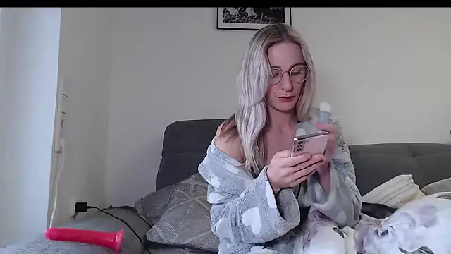 Liana Lou online show from 1, 3, 2026