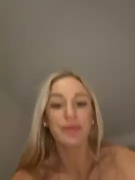 Liana Lou online show from 2, 2, 2025