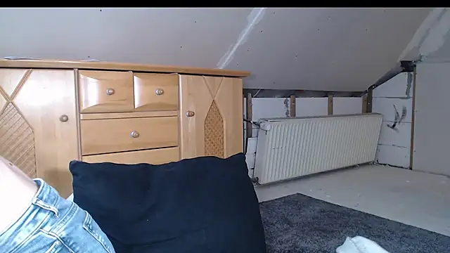 Liana Lou online show from 7, 2, 2026