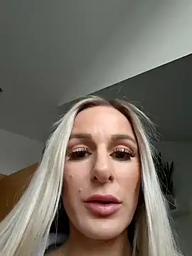 Liana Lou online show from 4, 1, 2025