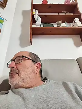 gillou1234 online show from 11, 11, 2025