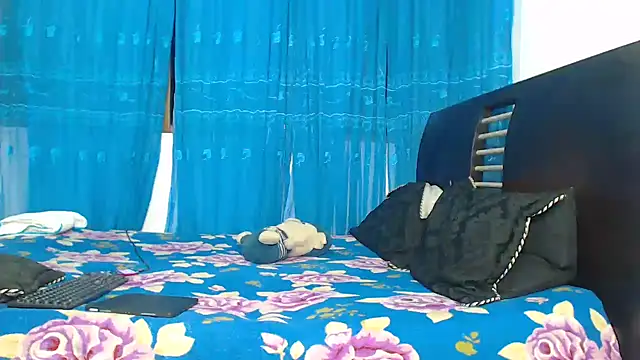 Hot Sharks  online show from 8, 10, 2025