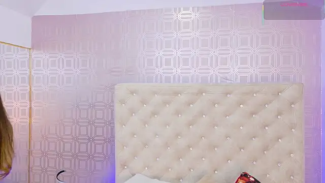 Snapshot of Sara_Desire chatting on 26, 11, 2025 Sara Desire online show from 26, 11, 2025