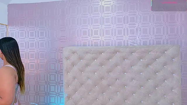 Snapshot of Sara_Desire chatting on 23, 11, 2025 Sara Desire online show from 23, 11, 2025