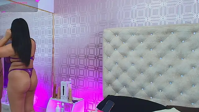 Snapshot of Sara_Desire chatting on 28, 2, 2025 Sara Desire online show from 28, 2, 2025