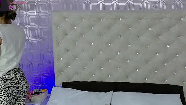 Snapshot of Sara_Desire chatting on 21, 9, 2025 Sara Desire online show from 21, 9, 2025