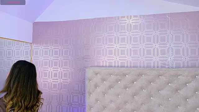 Snapshot of Sara_Desire chatting on 7, 10, 2025 Sara Desire online show from 7, 10, 2025