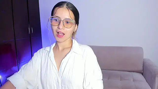Lilacutte  online show from 4, 5, 2026