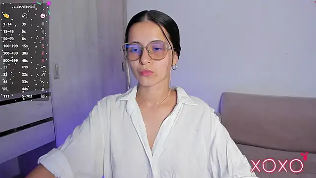 Lilacutte  online show from 6, 3, 2026