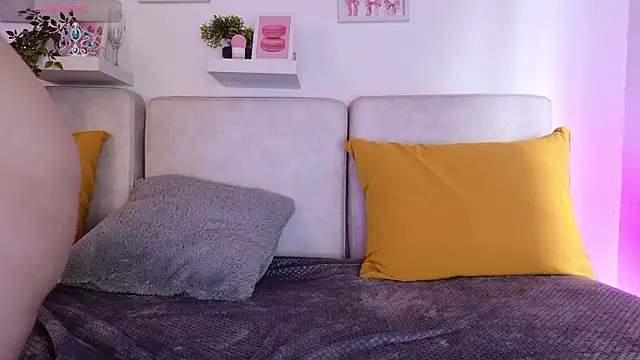 Snapshot of Malka_Burning chatting on 27, 2, 2026 Malka Burning online show from 27, 2, 2026