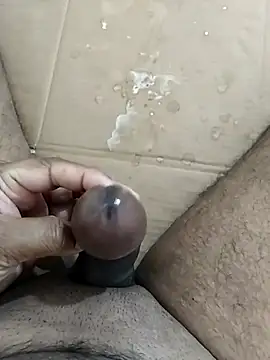 Snapshot of cenyon124 chatting on 15, 11, 2025 cenyon124 online show from 15, 11, 2025